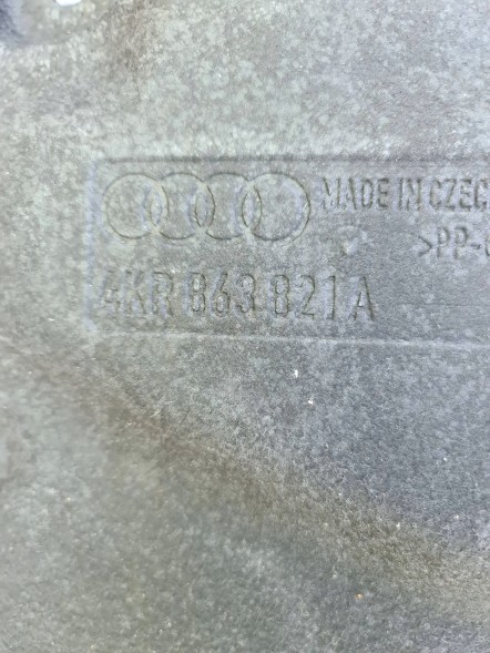Audi OE MRKA AUDI E TRON OSŁONA SILNIKA 4KR863821A AUDI E TRON ЗАХИСТ ДВИГУНА 4KR863821A