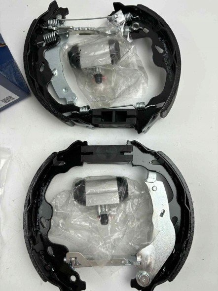 Bosch 0 204 114 333 Bosch 0 204 114 333 набір гальмівних щелеп