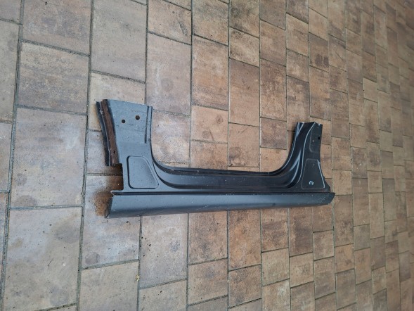 Volkswagen OE touran 1 próg L. VW Touran 1T 1T0 поріг лівий