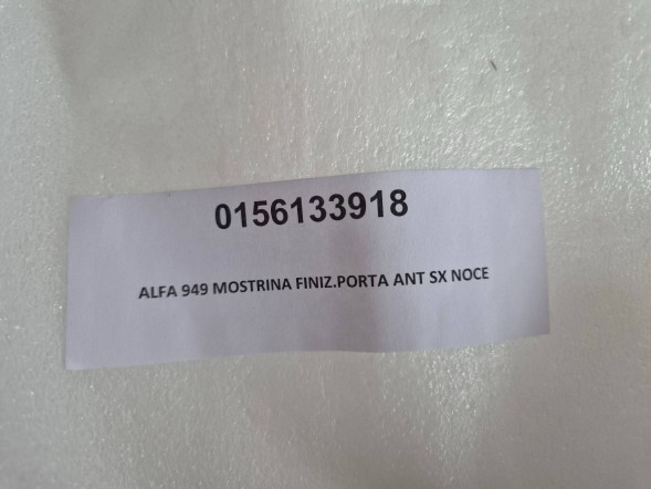 Alfa Romeo OE Оздоблювальна планка дверей 156133918 / 6PN01UDNAA Alfa Romeo Stelvio 17-