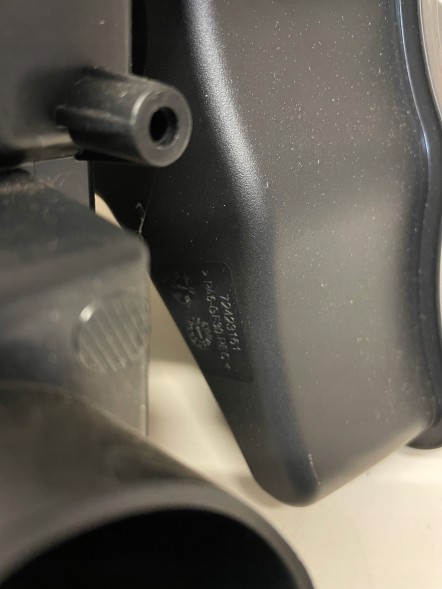 BMW OE 8583586 CARPARTS24 КОРПУС ПОВІТРЯНОГО ФІЛЬТРУ + КОМПЛЕКТ РОЗХОДОМІР BMW 3 G20 G21 330D B57 2022R