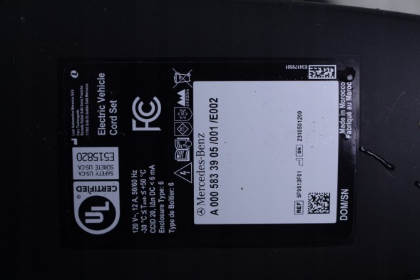 Mercedes-Benz OE КАБЕЛЬ ЗАРЯДЖАННЯ ЗАРЯДНИЙ ПРИСТРІЙ MERCEDES EQS EQB EQE A0005833905
