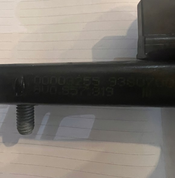 Audi OE Слайдер регулювання вис пояса Audi OE 8V0857819
