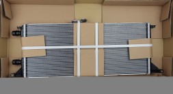 Mercedes-Benz OE 0995001403, A0995001403 Охолоджувач mercedes-benz клас м (w166) 2011 - 2015