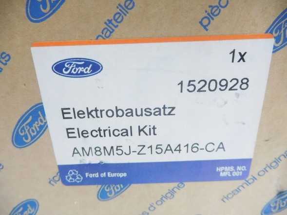Ford OE КОМПЛЕКТ БУКСИРУЮЧОГО ГАКА ЕЛЕКТРИЧНОГО FORD FOCUS OE 1520928