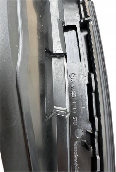 Mercedes-Benz OE LISTWA PRZY SZYBIE PRZOD PRZEDNIA LEWA MERCEDES GLA W156 X156 ORYGINAL 1566901700 ПЛАНКА БІЛЯ СКЛА ПЕРЕДНЯ ЛІВА MERCEDES GLA W156 X156 ОРИГІНАЛ 1566901700
