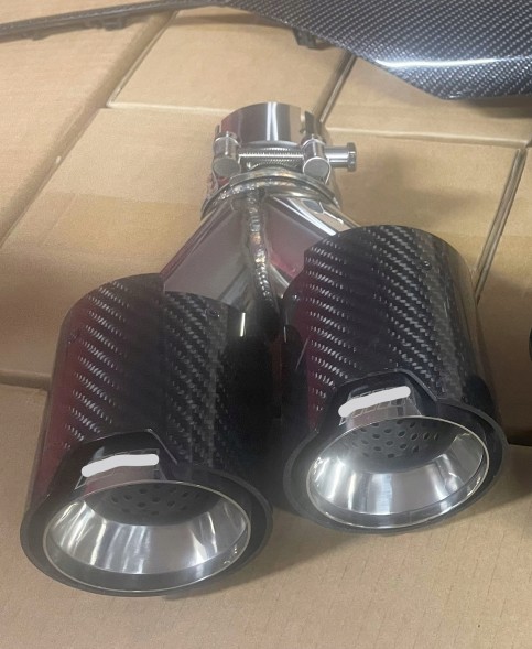BM KOŃCÓWKA WYDECHU PARA KOŃCÓWEK 60-63MM 85-173MM 240MM CARBON SREBRNE BMW M НАКОНЕЧНИКИ ВИХЛОПУ ПАРА НАКОНЕЧНИКІВ 60-63ММ 85-173ММ 240ММ КАРБОН СРІБНІ BMW М
