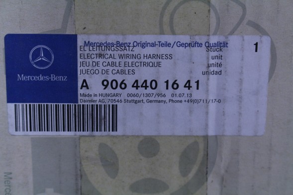 Mercedes-Benz OE ПРОВІД АКУМУЛЯТОРА MERCEDES W906 A9064401641