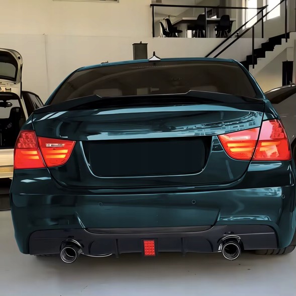 Китай Dyfuzor Dokładka BMW E90 E91 LED 0--0 Дифузор BMW 3 E90 E91 LED Чорний Глянець Накладка Заднього Бампера MP Спойлер