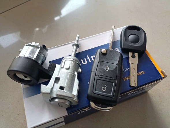 Китай ZESTAW ZAMKÓW ZAMEK WKŁADKA DRZWI STACYJKA KLUCZYK PILOT VW GOLF IV 4 BORA КОМПЛЕКТ ЗАМКІВ ЗАМОК ВСТАВКА ДВЕРІ СТАНЦІЯ КЛЮЧ ПУЛЬТ ДИСТАНЦІЙНОГО КЕРУВАННЯ VW ГОЛЬФ IV 4 BORA
