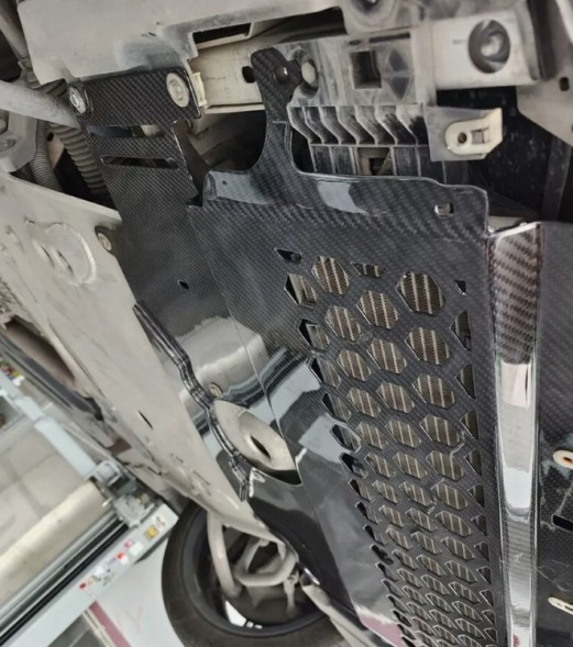 Китай 855701 НИЖНЯ КРИШКА ДВИГУНА КРИШКА НИЖНЬОГО ПІДСИЛЕННЯ BMW G80 G81 G82 G83 CARBON