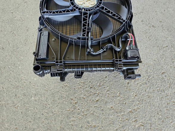 Китай ZK1-000235 Комплект радіаторів вентилятора для VW Arteon, VW T-Roc, Passat B8 TDI