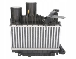 Polcar 179400G010 Toyota corolla e12 радіатор інтеркулера 2.0 d-4d