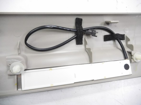 Mitsubishi OE Підсвічування накладок на пороги Mitsubishi Pajero Sport II OE MZ330256