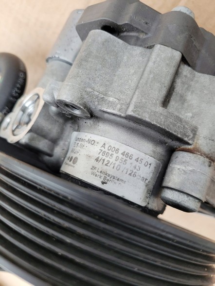 Mercedes-Benz OE A0004602383 A0064664501 0004602383 0064664501 Mercedes e w212 w204 w164 насос гідропідсилювача