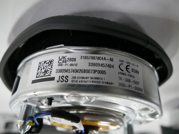BMW OE BMW G05 G06 G07 G14 G15 G16 PODUSZKA AIRBAG KIEROWCY 8094574 32308094574 BMW G05 G06 G07 G14 G15 G16 ПОДУШКА БЕЗПЕКИ ВОДІЯ 8094574 32308074574