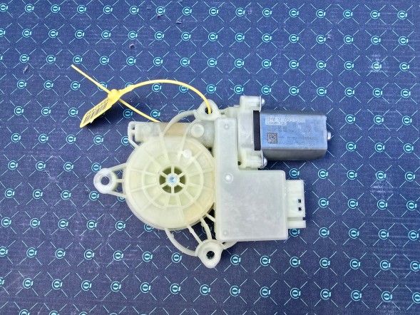 BMW OE SILNIK PODNOŚNIKA SZYBY TYLNY LEWY BMW G05 G06 G07 F95 F96 9450071 NOWY QUALI22.08,25 ДВИГУН СКЛОПІДІЙМАЧА ЗАДНІЙ ЛІВИЙ BMW G05 G06 G07 F95 F96 9450071