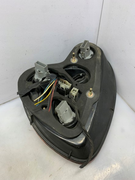 Fiat OE LAMPA TYLNA PRAWA 46513915 FIAT FCA ЛАМПА ЗАДНЯ ПРАВА 46513915 FIAT FCA