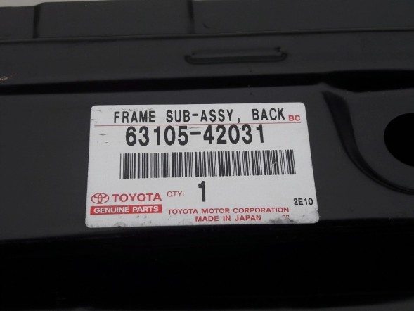 Toyota OE 63105-42031 Toyota RAV4 III балка під люком 05-13