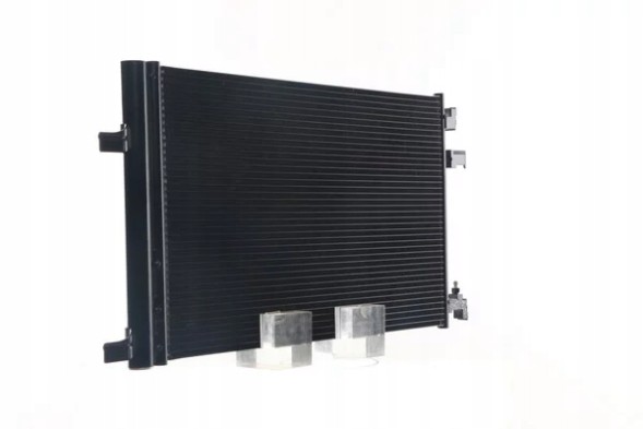 Mahle AC 637 000S Конденсатор кондиціонера opel astra j 09- з автоматичною коробкою передач