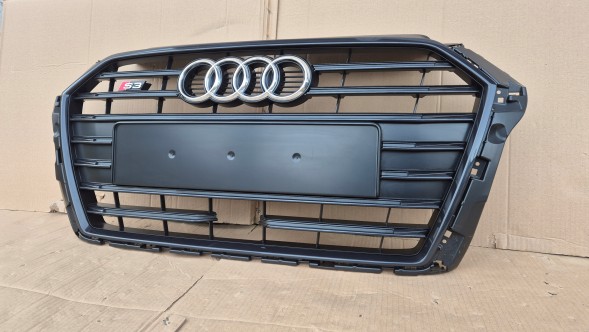 Audi OE GRILL AUDI S3 8V LIFT 2016-2020 POD RADAR ACC WERSJA BLACK Муляж решітки радіатора GRILL Audi S3 8V LIFT 16-20 з радаром OE 8V3853651AE!