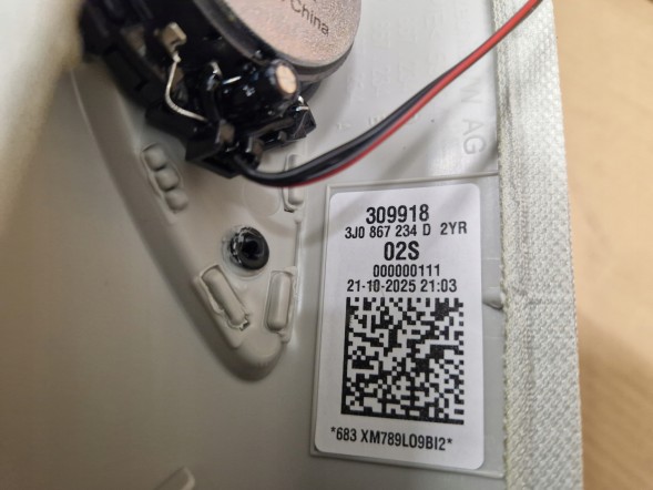 Volkswagen OE ОБЛИЦЮВАННЯ СТІЙКИ ПЕРЕДНЬОЇ ПРАВОЇ + ДИНАМІК VW PASSAT B9 3J0867234D KA6/JR23