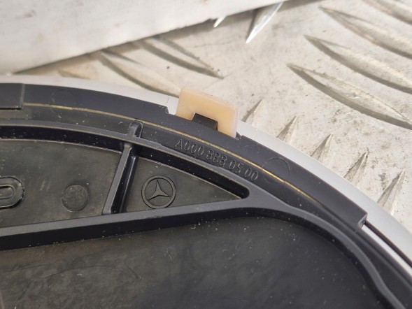 Mercedes-Benz OE mer- A0008880500 Нова оригінальна емблема (значок) Distronic Mercedes A0008880500
