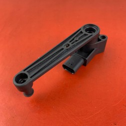 Land Rover заводська комплектація tel. +48 505 065 400 # LR PARTS # LUBLIN # CZĘSCI NOWE I UŻYWANE # LAND ROVER RANGE ROVER # JAGUAR # LR153363 M9R33C280BA M9R3-3C280-BA Jaguar i-pace датчик рівня підвіски пневмат. Осі перед m9r3-3c280-ba