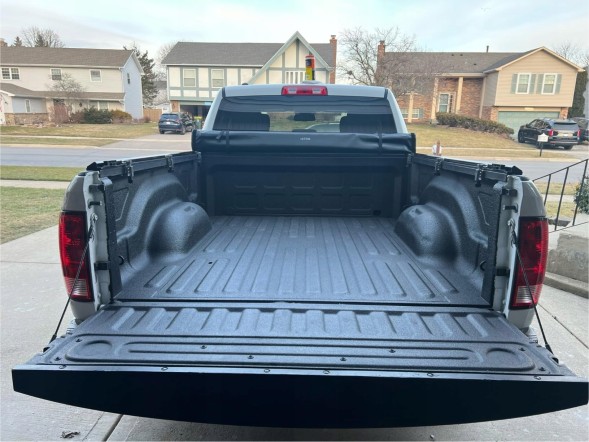 0AMS DODGE RAM 1500 09-18 ROLETA MIĘKKA 5.7 DODGE RAM 1500 Gen. 4 2009-2018 РОЛЕТА-КРИШКА БАГАЖНИКА ЗГОРТАЄМА КОРОТКА 5.7FT