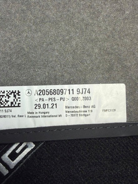 Mercedes-Benz OE A2056808211 A2056808211 A2056809411 A2056808911 A2056809711 A2056800112 A20568094119J74 A20568082119J74 ZESTAW DYWANIKÓW MERCEDES WWW.AUTODAWID.PL НОВИЙ КОМПЛЕКТ АВТОМОБІЛЬНИХ КИЛИМКІВ MERCEDES C W205 A2056808211 UK (АНГЛІЯ)