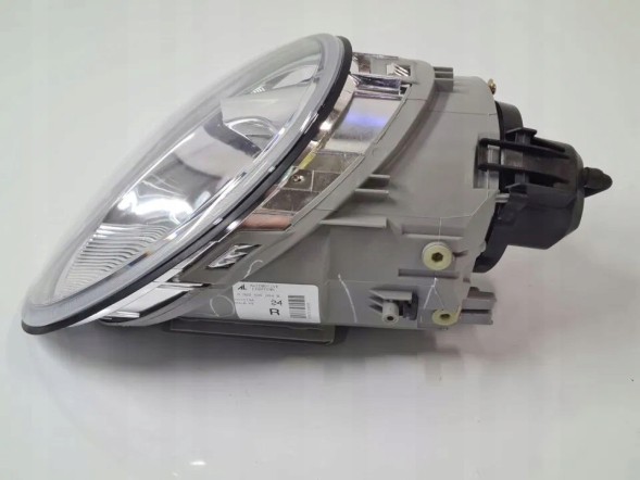 Volkswagen OE 0302505004 ФАРА ЛАМПА ПРАВА VW NEW BEETLE 1998-2010 3PIN 03025050