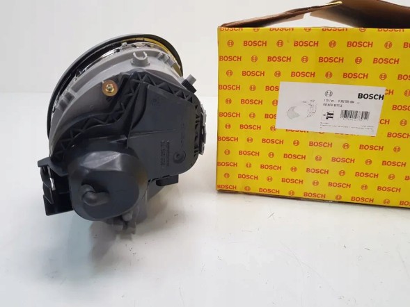 Volkswagen OE 0302505004 ФАРА ЛАМПА ПРАВА VW NEW BEETLE 1998-2010 3PIN 03025050