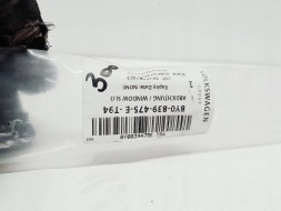 Audi OE AUDI A3 8Y Ущільнювач скла задніх дверей лівий 8Y0839475E