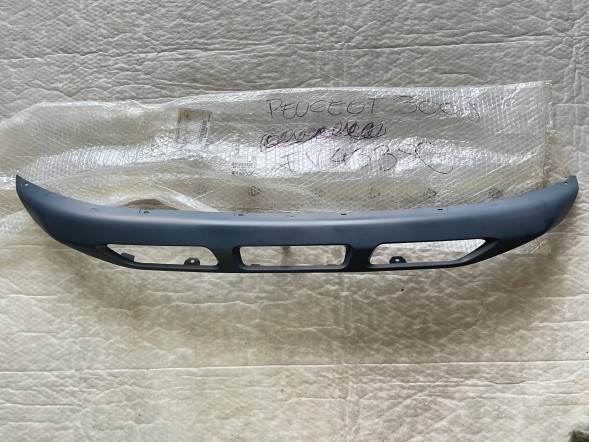 Peugeot OE 9810880477 981088041T 98 10 880 41T spoiler spojler nakładka dokładka dolna dolny zderzaka przedniego przednia przód przodu w zderzak zderzaka СПОЙЛЕР НАКЛАДКИ БАМПЕРА PEUGEOT 3008 5008 II ПЕРЕДНІЙ