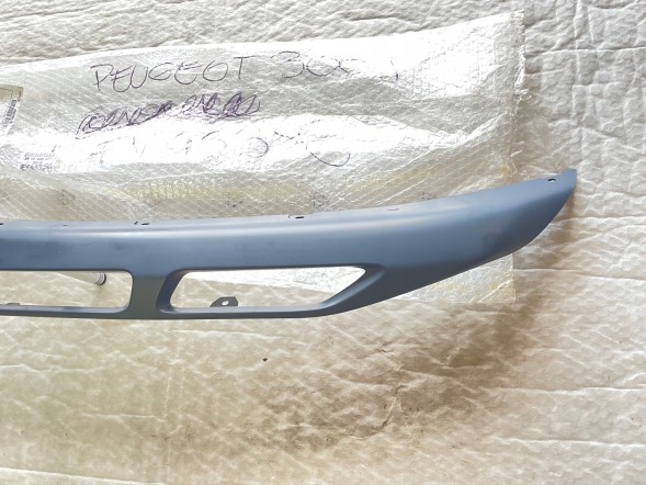 Peugeot OE 9810880477 981088041T 98 10 880 41T spoiler spojler nakładka dokładka dolna dolny zderzaka przedniego przednia przód przodu w zderzak zderzaka СПОЙЛЕР НАКЛАДКИ БАМПЕРА PEUGEOT 3008 5008 II ПЕРЕДНІЙ