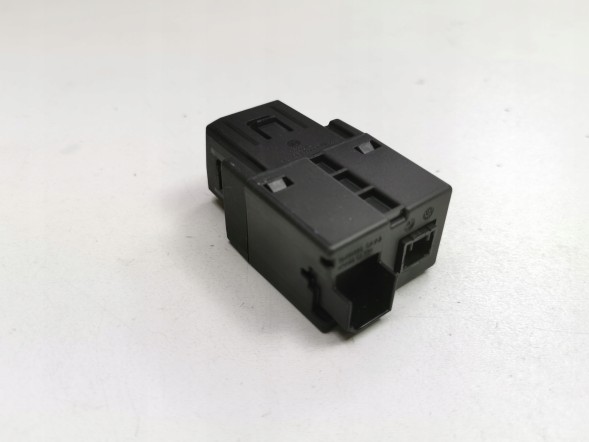 Mopar ЦЕНТРАЛЬНА КОНСОЛЬ USB TYPE-C ПОРТ ЗАРЯДКИ DODGE HORNET 2023-2024 50574094