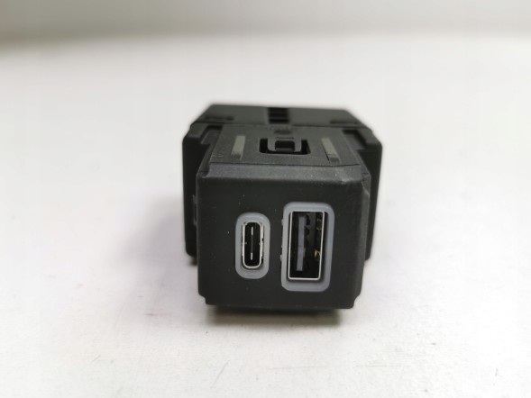 Mopar ЦЕНТРАЛЬНА КОНСОЛЬ USB TYPE-C ПОРТ ЗАРЯДКИ DODGE HORNET 2023-2024 50574094