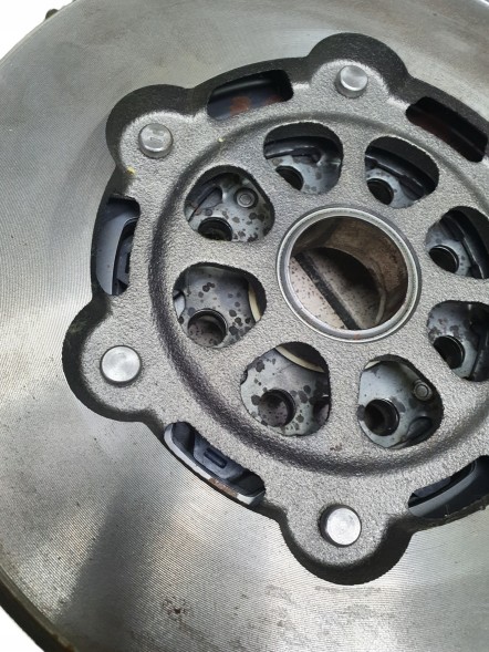 Шеффлер ЛуК 415 0238 10 Двухмасове колесо ford mondeo iii 2.0 16v 2000 - 2007