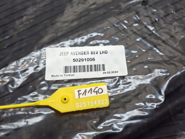 Jeep OE S25154923 ГУМОВІ КОВРИКИ, КОМПЛЕКТ, JEEP AVENGER 22- 50291006