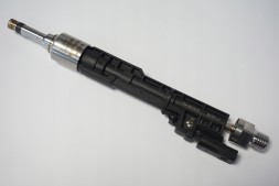 BMW OE 8623431 Bmw g12 760i n74b інжектор 8623431 новий