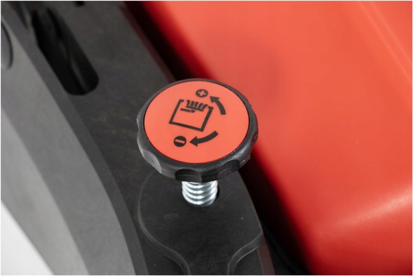 MTX 1.517-106.0 РУЧНА ПІДМІТАЛЬНА МАШИНА KM 70/20C