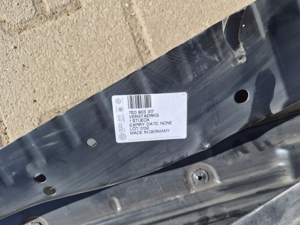 Volkswagen OE 7E0803317 ORG VW T5 T6 T6.1 КРОНШТЕЙН ПОРОГА ЗАХИСТ ПОРОГА 7E0803317