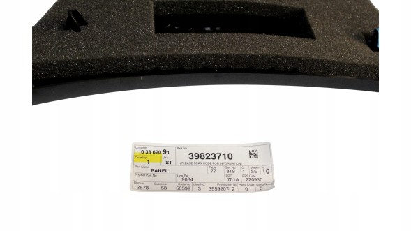 Volvo OE Накладка задньої правої стійки VOLVO XC60 OE 39823710