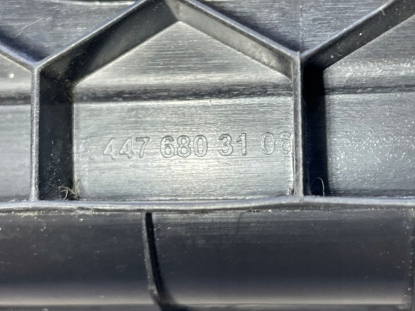 Mercedes-Benz OE A4476803106 A 4476803106 A 447 680 31 06 A-447-680-31-06 Mercedes-Benz Vito w447 listwa progowa nakładka próg progu drzwi panel progowy progu ochronna НОВА ОРИГ. БІЧНА ПОРОГОВА ПЛАНКА КРИШКА СТУПІНЬ MERCEDES VITO W447 ЛІВА