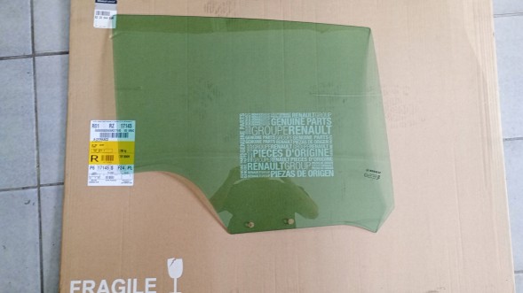 Renault OE RENAULT CLIO 4 СКЛО ЗАДНЕ ПРАВЕ OE 823004494R