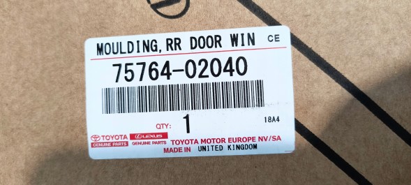 Toyota OE 7576402040 MBAP ПЛАНКА ОБРОБКА ДВЕРЕЙ ЛІВА ЗАДНЯ ХРОМ TOYOTA COROLLA E21 XII ЛІФТ 22-