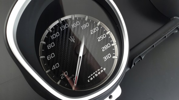 Moman 0089688084762 Maserati Levante M. Carbone циферблати км/год