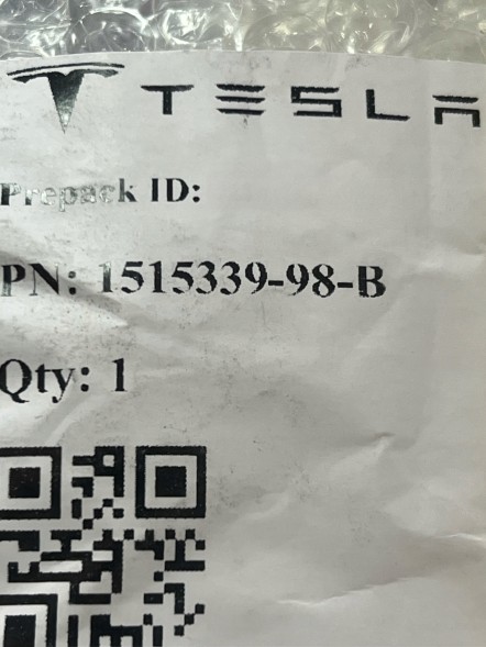 TESLA TECHNICS Tesla Y ГАЧОК ПРАВИЙ ДЛЯ КУРТКИ 1515339-98-B НОВИЙ