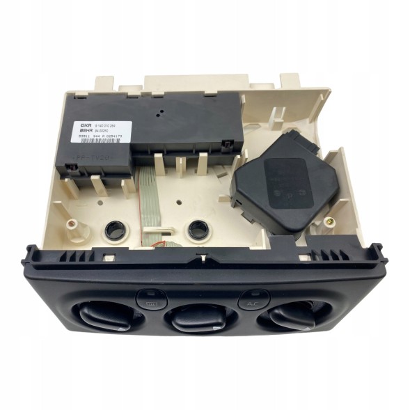 Renault OE 7701047917 Панель управління кондиціонером Renault Laguna I