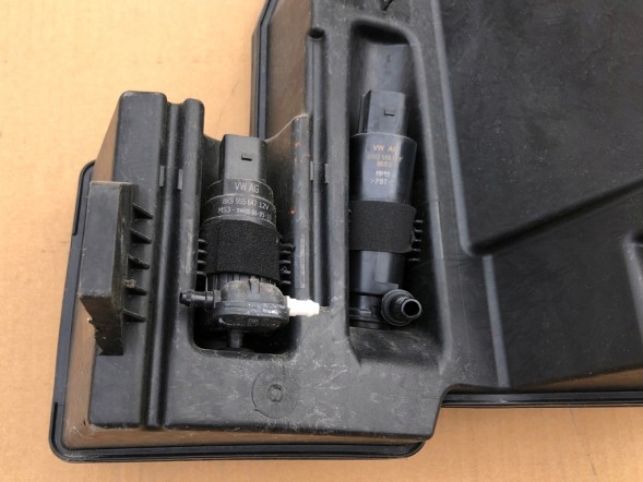 Audi OE 4KE.955.451.P Бак 4ke955451p рідина омивачів скла фари насос audi e-tron